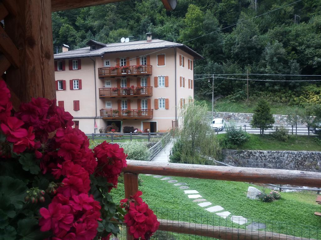 Appartamenti Rabbi Fonti Bagni di Rabbi Exterior photo
